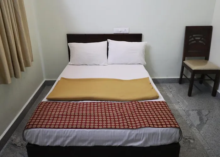 Jippus Galaxy Budget Air Port Hotel